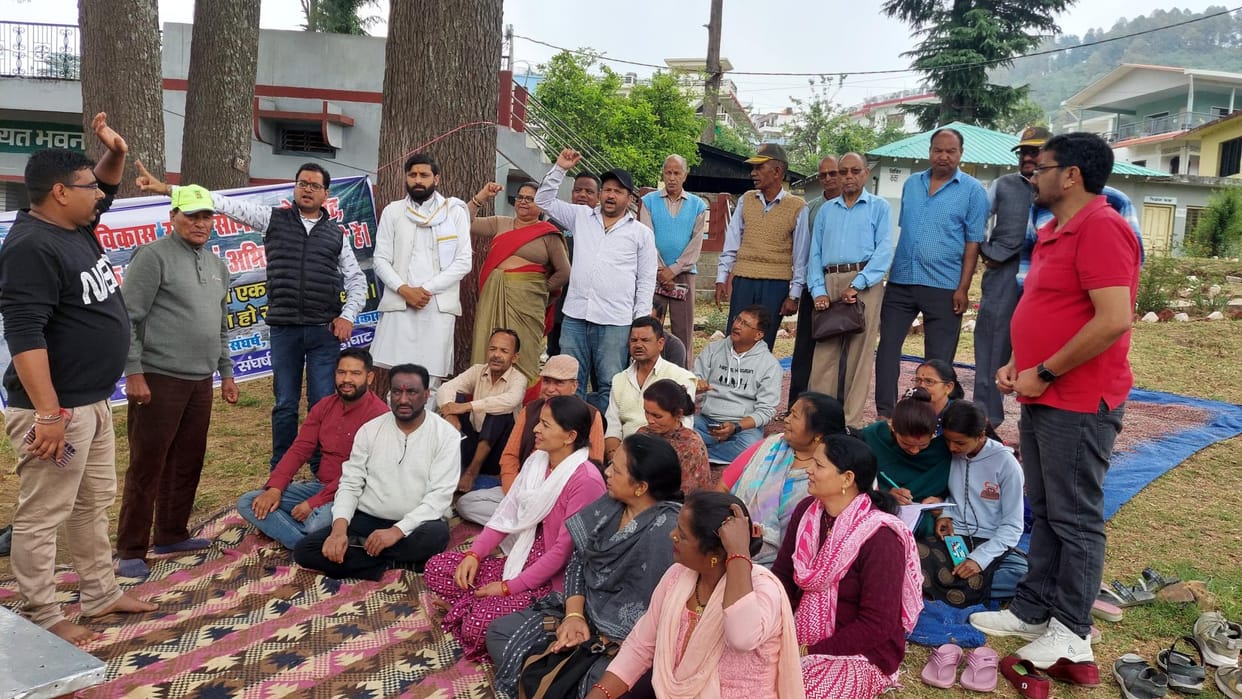 The shortage of water forced them to come on the streets