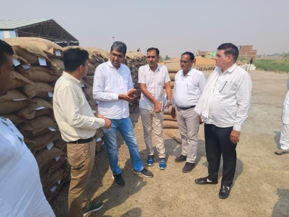 CM Flying raids Chopta grain market, six commission agents fined for getting 1100 quintals more mustard