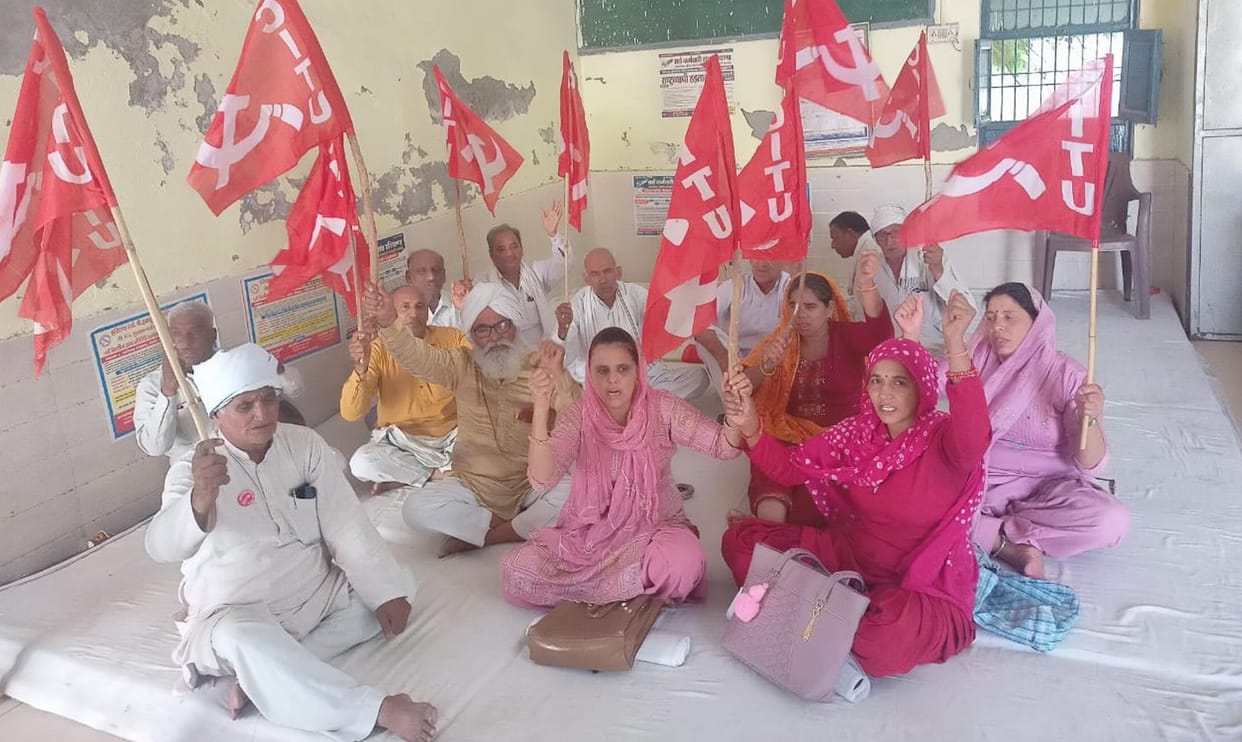 Central government should withdraw four new labor laws: Kamlesh Bhairavi