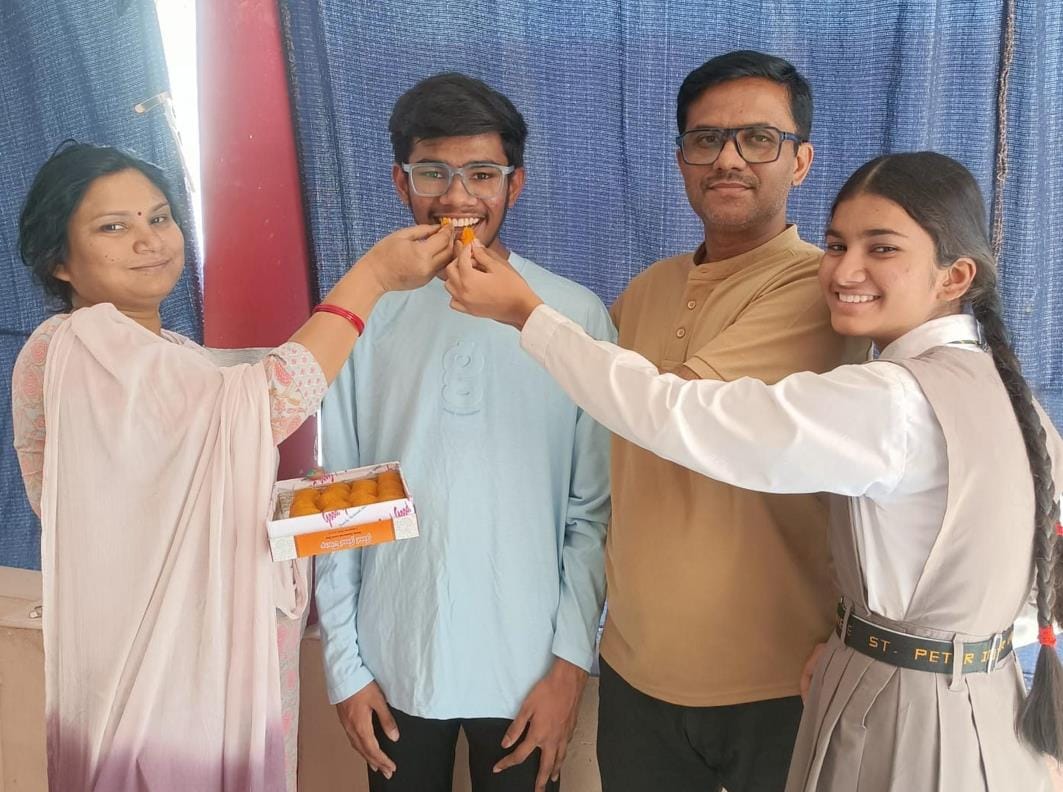 Naitik Srivastava topped the district in 12th and Devansh topped the district in 10th
