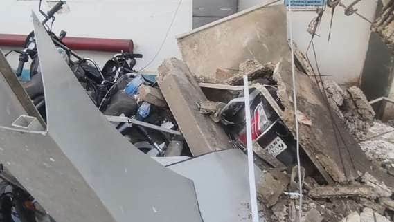 The balcony of the district hospital collapsed, a major accident was averted
