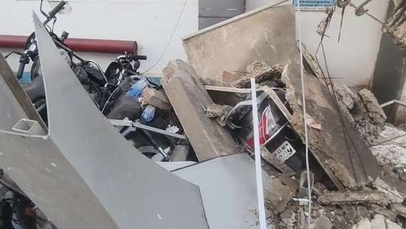 The balcony of the district hospital collapsed, a major accident was averted