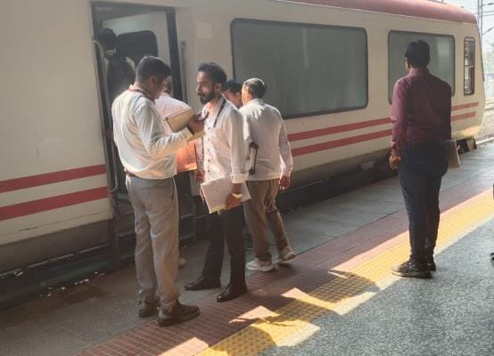 Memorandum submitted to Bikaner division officials for various demands of railways