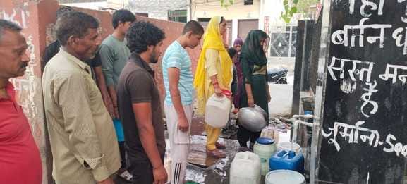 Water reservoirs dry up...tanker prices increased by Rs 800 in 10 days