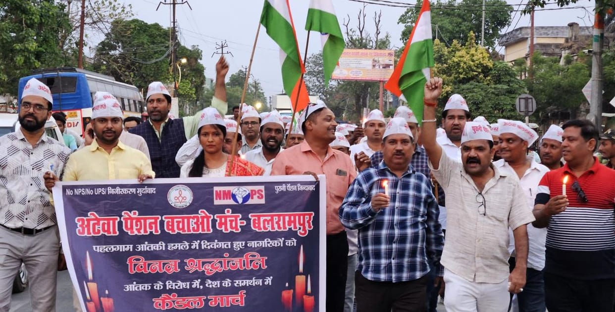 A candle march was taken out and tribute was paid to the dead of Pahalgam