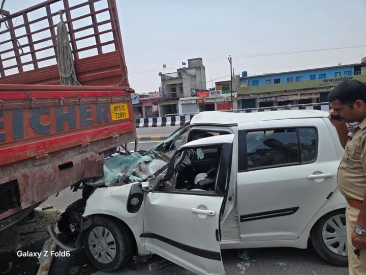 Car collided with DCM on Digha bypass overbridge