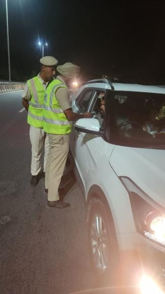 Traffic police crackdown on drunken driving, 11 challans issued