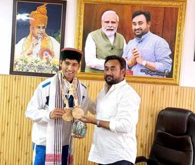 Praveen Pathak was welcomed after winning the gold medal