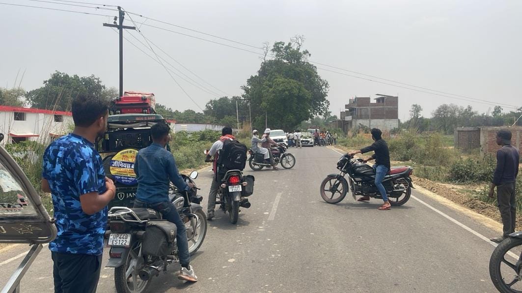 HT line wire fell on Haliyapur road, jammed for one hour