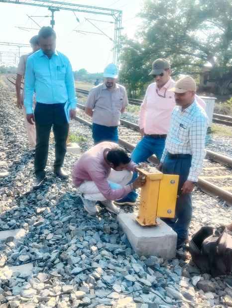 Bihar News : Indian railway ECR DDU DRM inspected sonnagar-barwadih railway section aurangabad bihar news