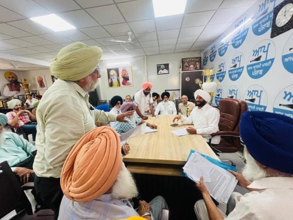 People of Aerocity and IT City raised their issues in MLA's court, told about the misdeeds of GMADA