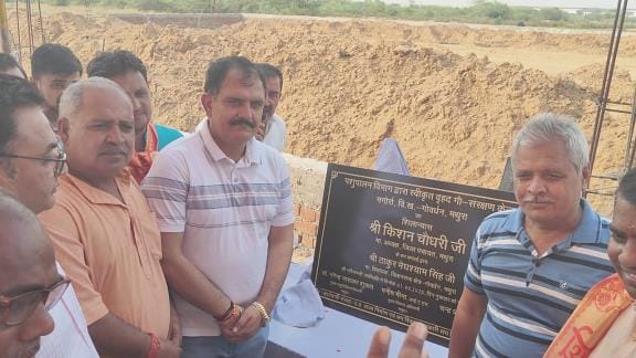 The problem of helpless cattle will be solved by the construction of a large cow conservation center