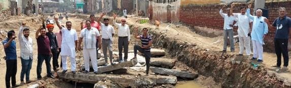 Residents expressed their anger over the lax approach adopted in the construction of the overbridge