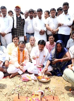 Union Minister of State laid the foundation of Chief Minister's Composite SchoolUnion Minister of State laid the foundation of Chief Minister's Composite School