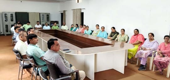 Education officials paid tribute to late Mukesh Kumar