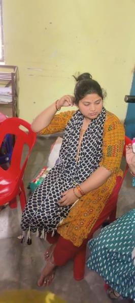 Female accountant arrested for taking bribe of Rs 4000 from former Pradhan in division of Kurabandi