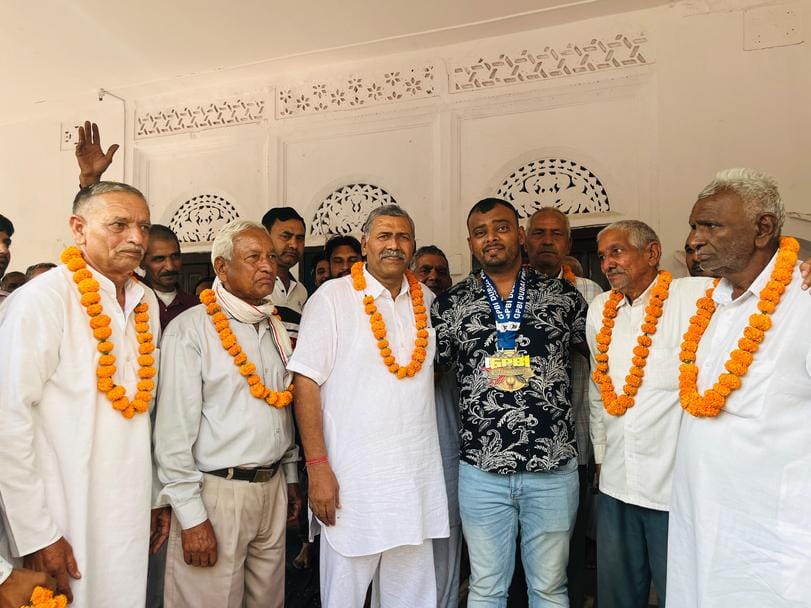 Sanjay Pahalwan waved the tricolor in Dubai