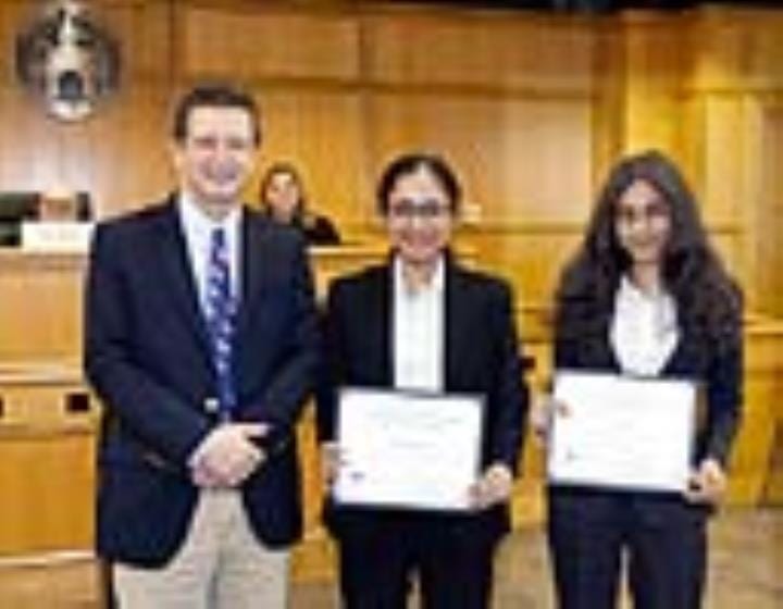 Hisar's daughter Aayushi raised the flag in Florida