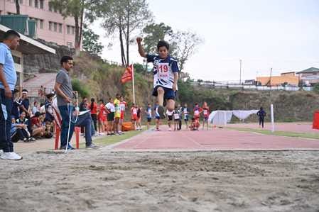 Heena won the gold medal in the 1500 meter race
