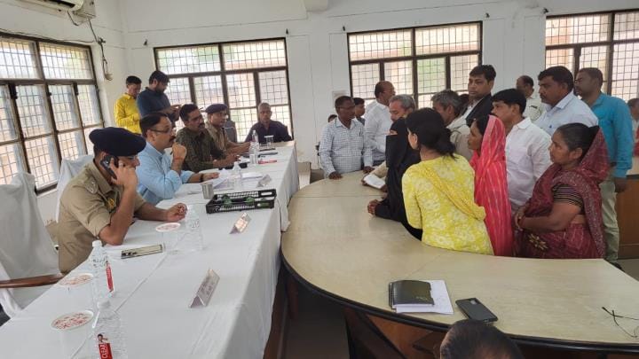 DM and SP listening to the problems of the people in Khalilabad Tehsil