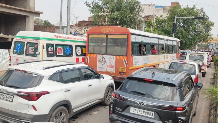 People struggled with traffic jams due to rain