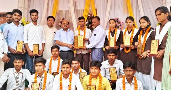 DIOS honored 40 students