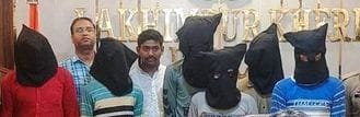 The accountant of the jaggery trader was robbed due to the workers informing him