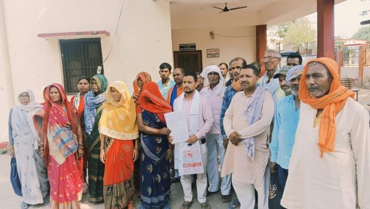 Demonstration done on notice to vacate the land