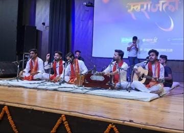 Tribute paid to immortal martyrs with musical performance