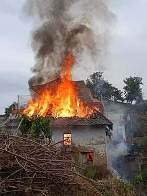 Slate-roofed houses burnt to ashes in Sujanpur