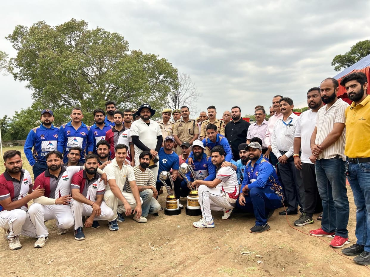 Chandwa won the cricket competition by defeating Garh Cricket Club