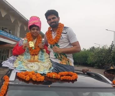 Gold winner Khushi welcomes Asian Boxing Championship gold medallist in Jordan