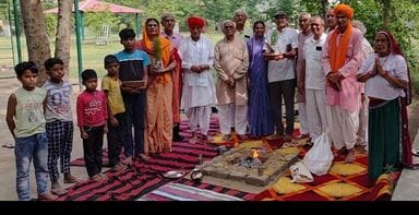 Pledged to save water, nature and environment by chanting Vedic mantras