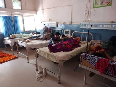 Patients troubled due to mosquito attack, fans damaged due to lack of repair