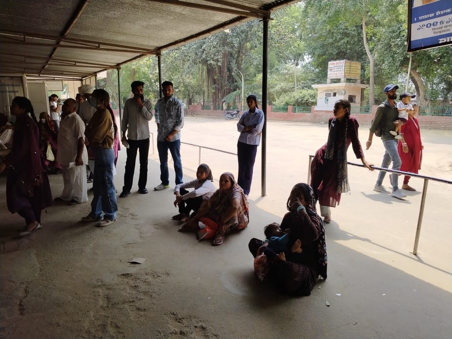 Due to lack of pharmacy officers, waiting for medicines is more than treatment in government hospitals