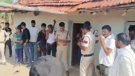 कार्रवाई के लिए मौके पर पहुंची टीम।