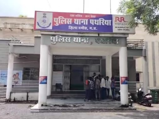 damoh news miscreants rob railway station master and youths break cabin glass police investigating