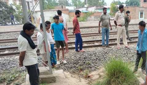 Dead body of a youth from Firozabad found on railway track