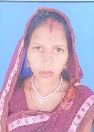A woman who went to irrigate the field was murdered, her body was found half naked