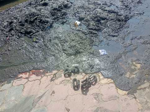 Six pendrol clips of railway line found in the drain