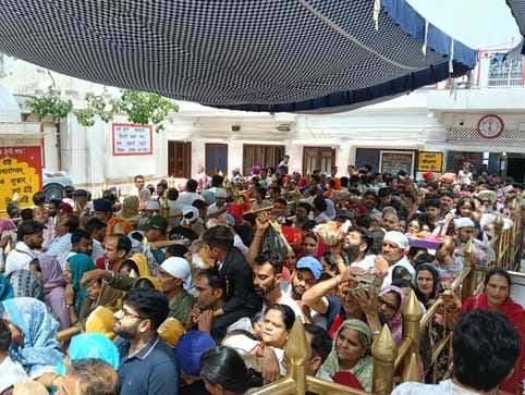 45 thousand devotees paid obeisance at Naina Devi temple on Sunday