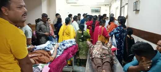 There is a long wait for X-ray in Tanda