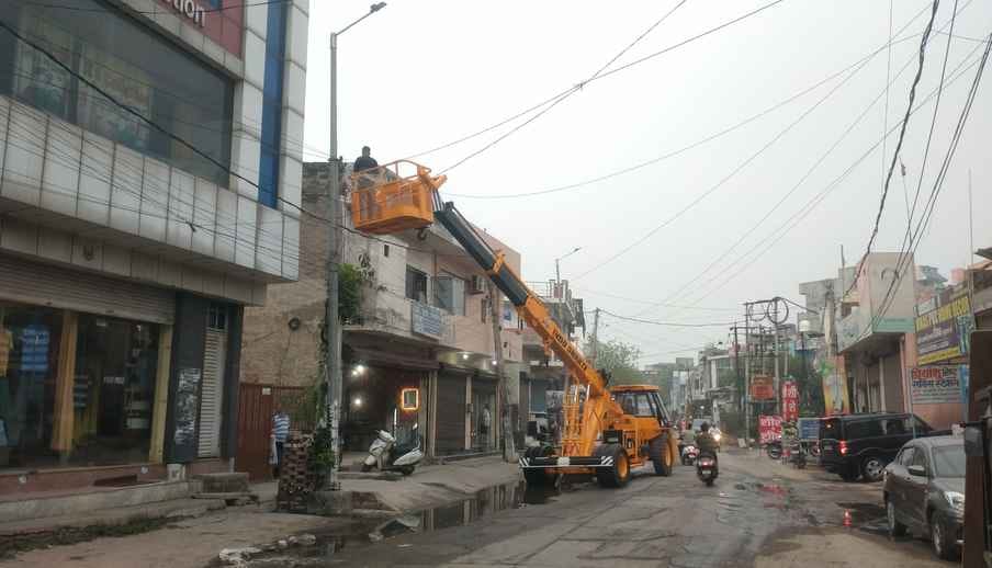 The work of installing new street lights that came to the NP a year and a quarter ago has begun