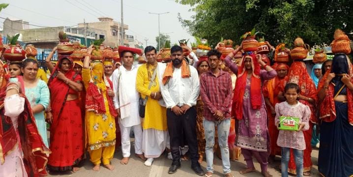 Shrimad Bhagwat Katha begins at Baba Somvar Puri Kutia Dham