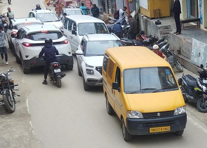 There was a jam in Champawat throughout the day