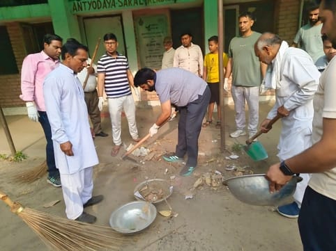 MLA along with councilors and workers did the cleaning