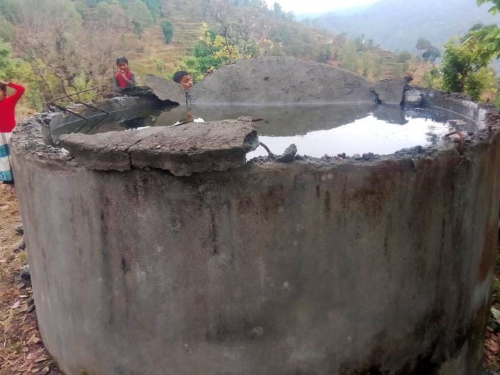 The roof of the drinking water tank collapsed in Lohasri Tok in three years