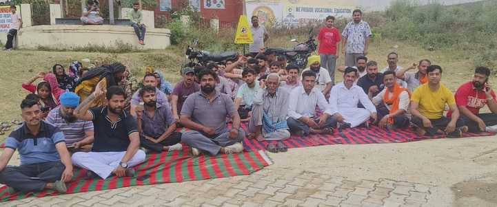 Demonstration of villagers against crushers