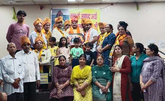 Enjoying in adverse circumstances is the art of living: Dinesh