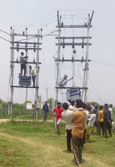 The officers woke up and replaced all the four transformers of Singathara village